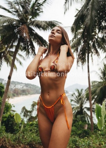 Юля, Г. Ленинградская